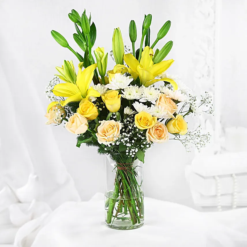 Daisy Lily Bliss – Roses & Lilies Vase